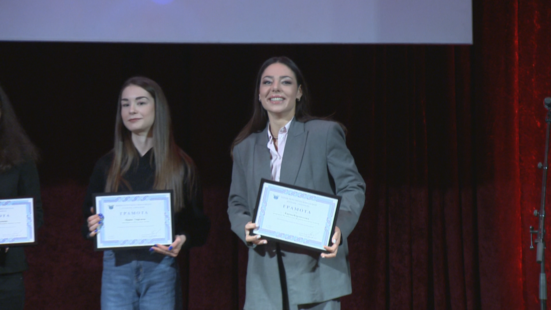 Репортерът на По света и у нас Карина Караньотова беше