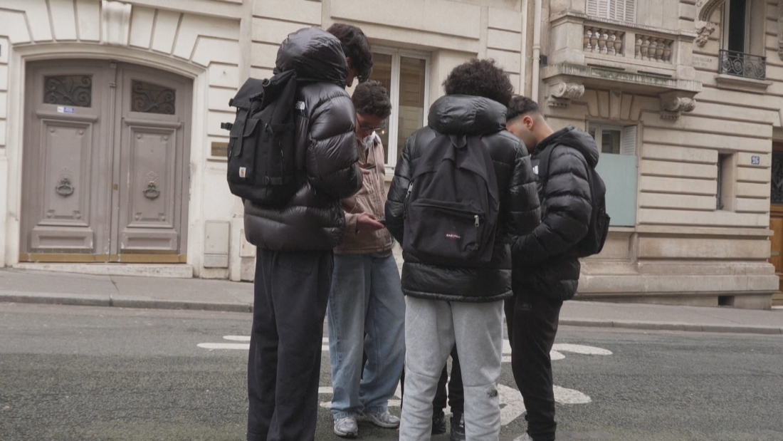 Забрана децата под 15-годишна възраст да имат достъп до социални