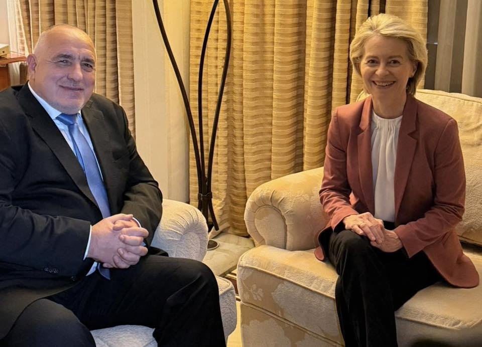 Лидерът на ГЕРБ Бойко Борисов разговаря с председателя на Европейската