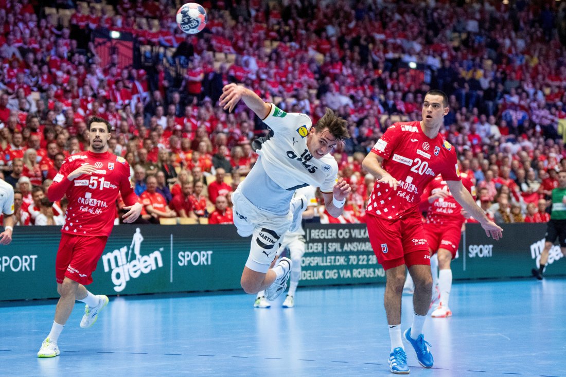 Германия победи Хърватия и се класира за четвърти път в историята на финал на европейски първенства по хандбал за мъже