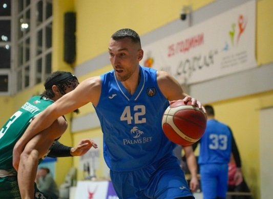 осем левски сюрпризираха берое