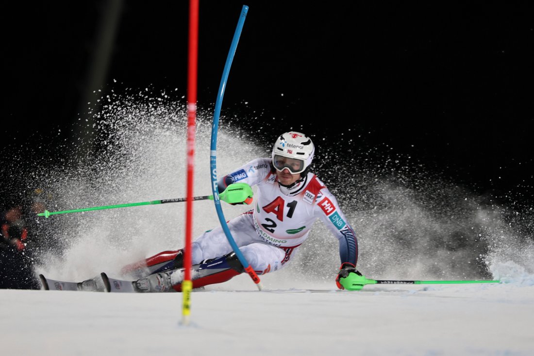 Алберт Попов финишира на 18-то място в Шладминг