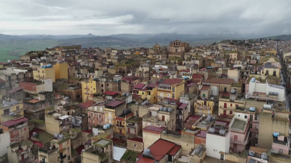 Италианският премиер Джорджа Мелони прелетя с хеликоптер на оглед над