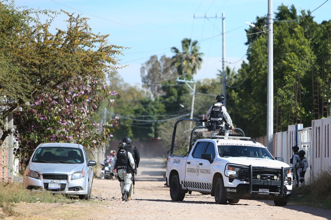 Поне 11 убити и десетки ранени при въоръжено нападение в