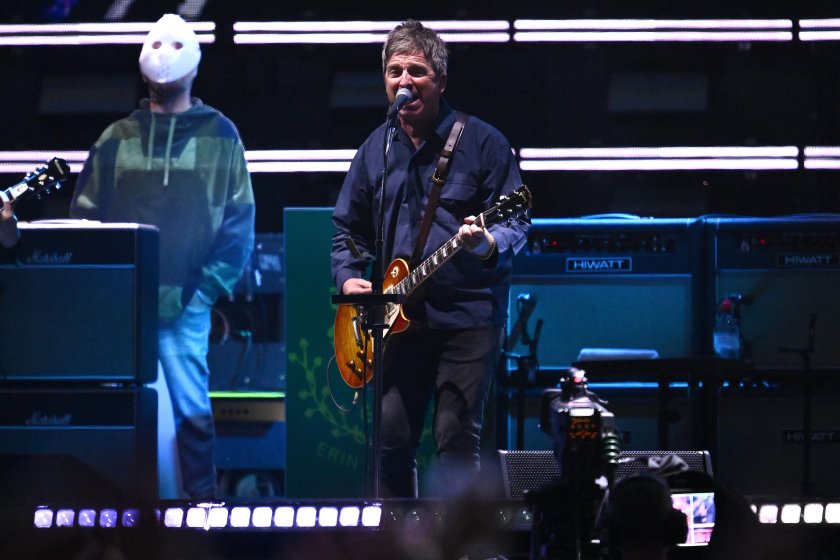 ноел галахър обявен автор песни годината церемонията наградите брит