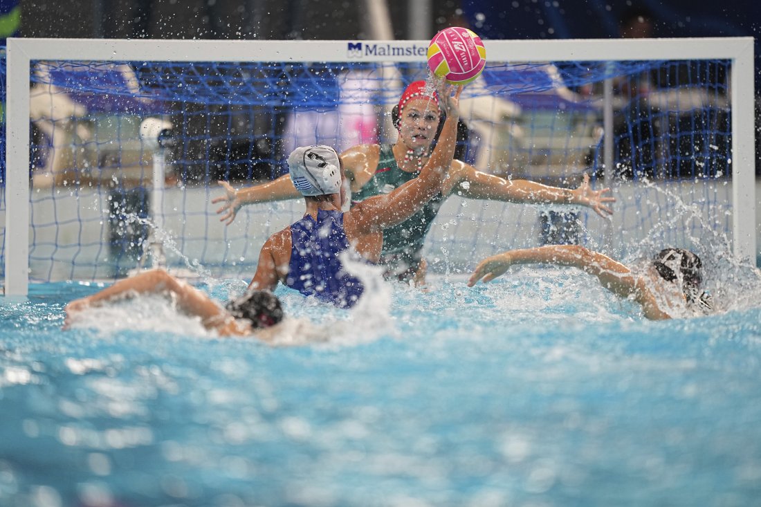 нидерландия защити европейската титла водна топка жени