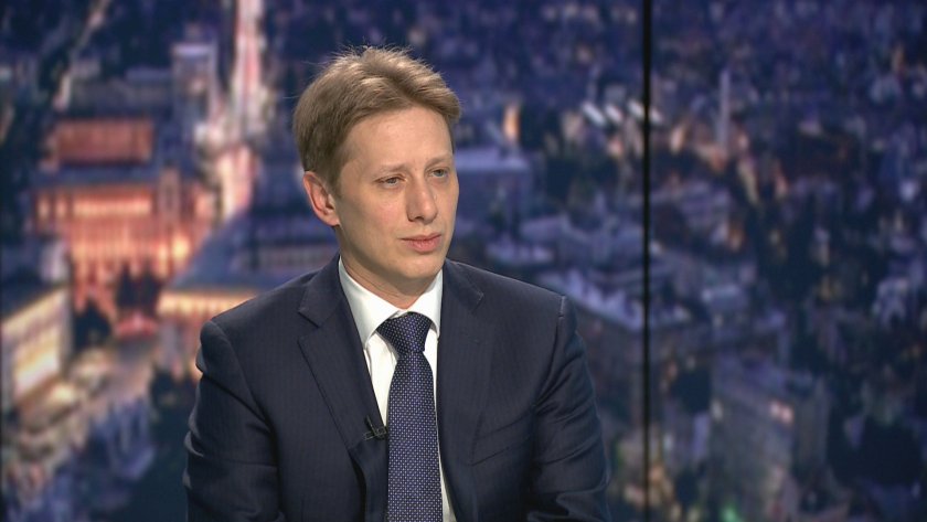 Ивайло Шотев за ограничаването на изборните секции в чужбина: Абсолютен театър и цинизъм