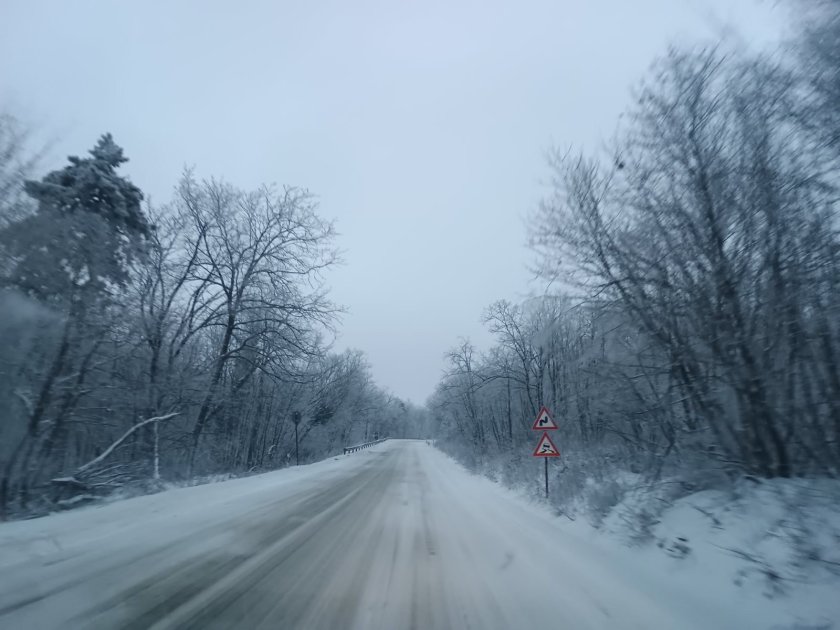 ограничиха движението пътя бургас обзор тежкотоварни автомобили тона