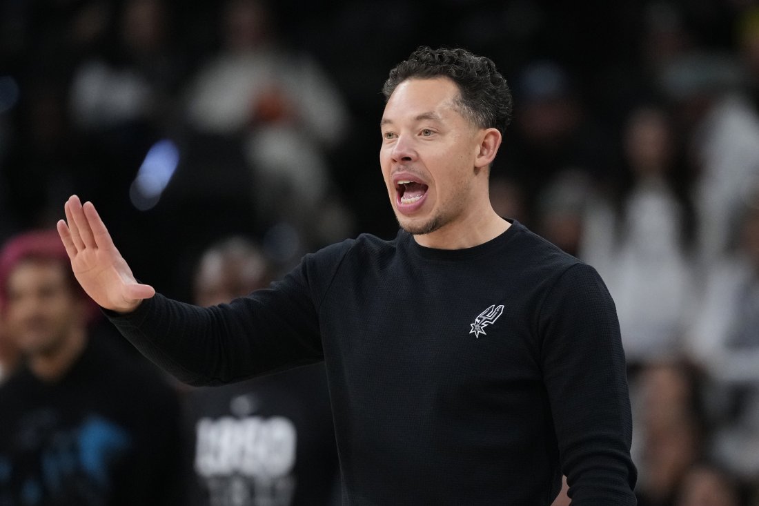 Мич Джонсън ще води един от отборите в Мача на звездите в НБА