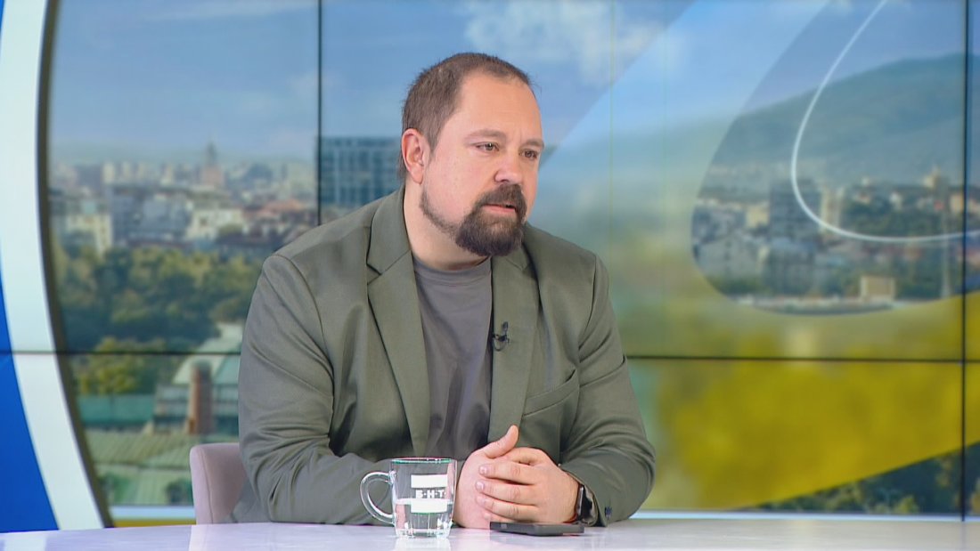 Екипът на Българската национална телевизия е оставил изпълнителката DARA сама