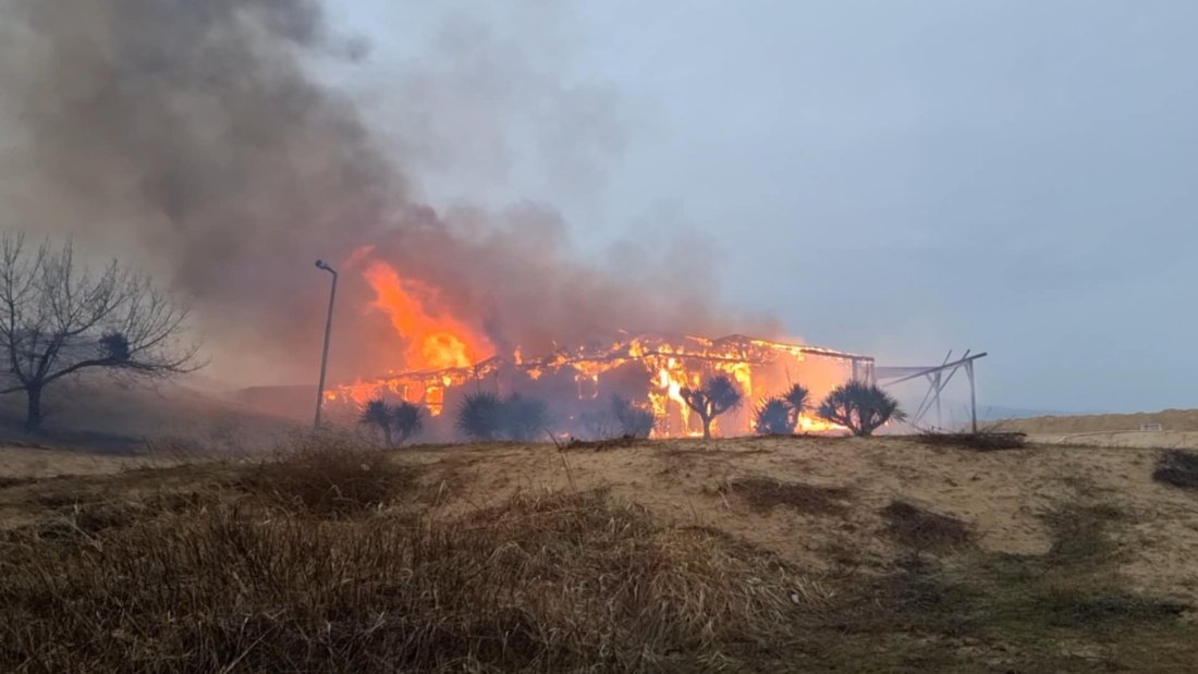 Горя заведение на плажа в Слънчев бряг