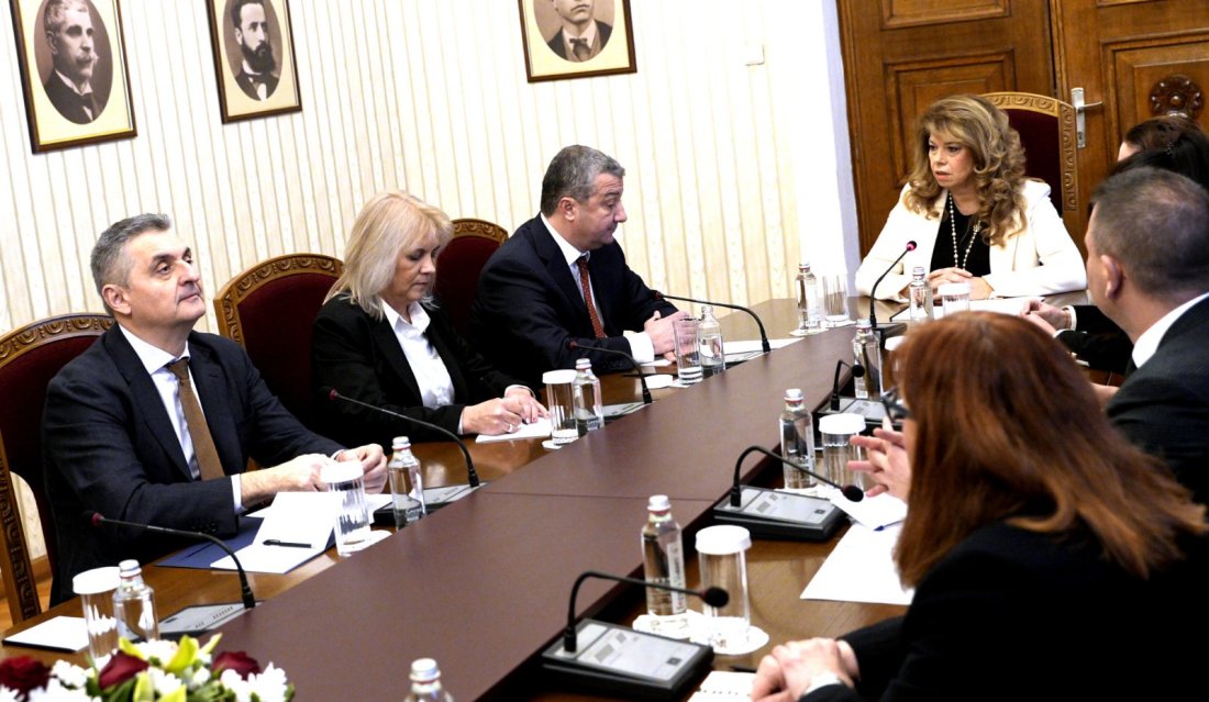 Президентът пред БСП: Стабилно мнозинство в следващия парламент да преразгледа промените в Конституцията