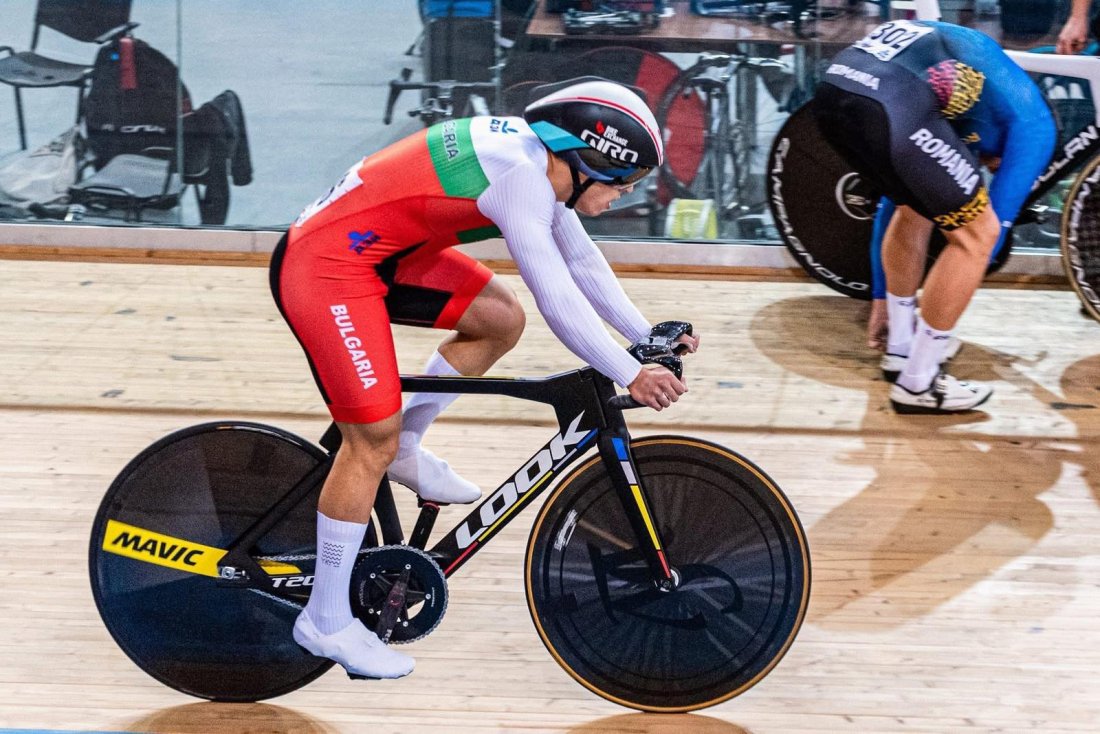 Павел Николов