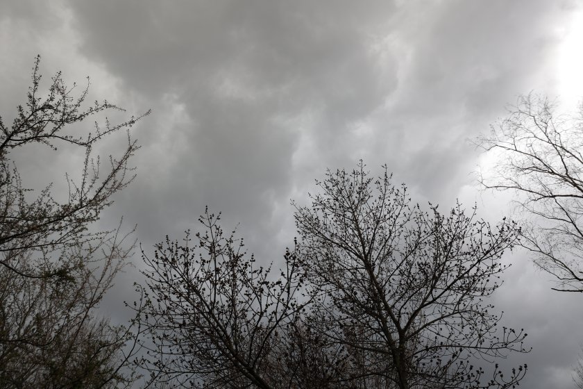 Утре преди обяд облачността ще е значителна, а над Северозападна