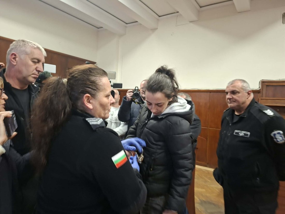 оставиха ареста полицайката заловена кокаин