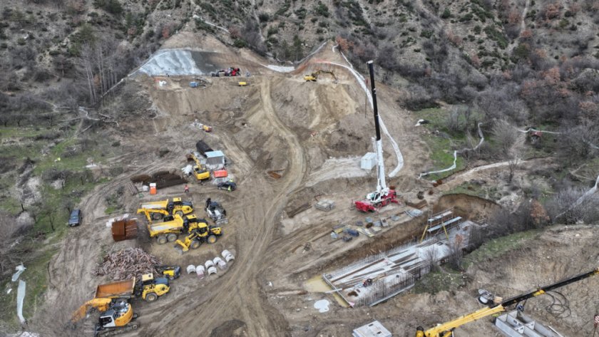 Три големи моста и два тунела ще има на обходния път на Кресна