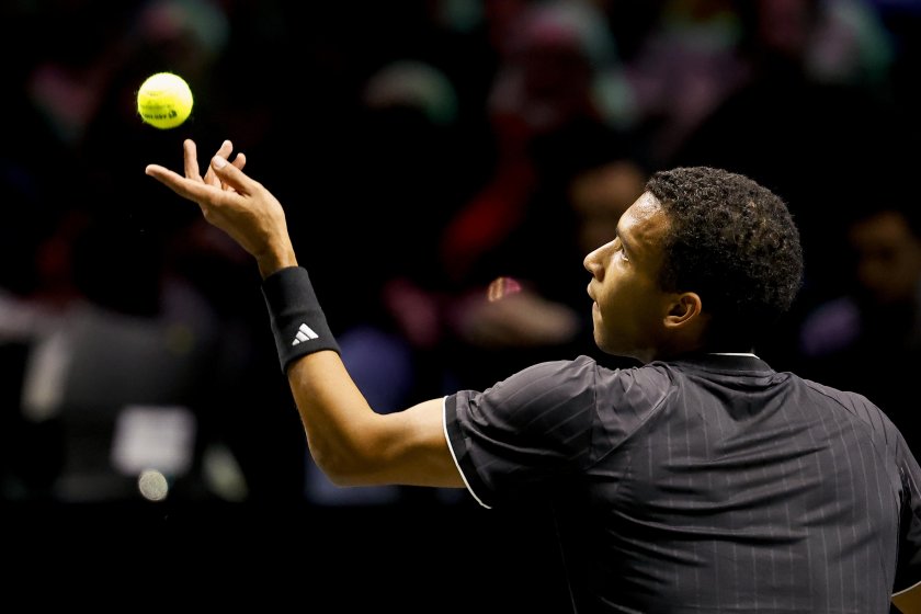 феликс оже алиасим александър бублик затвориха четвъртфиналите тенис турнира сериите атр 500 ротердам