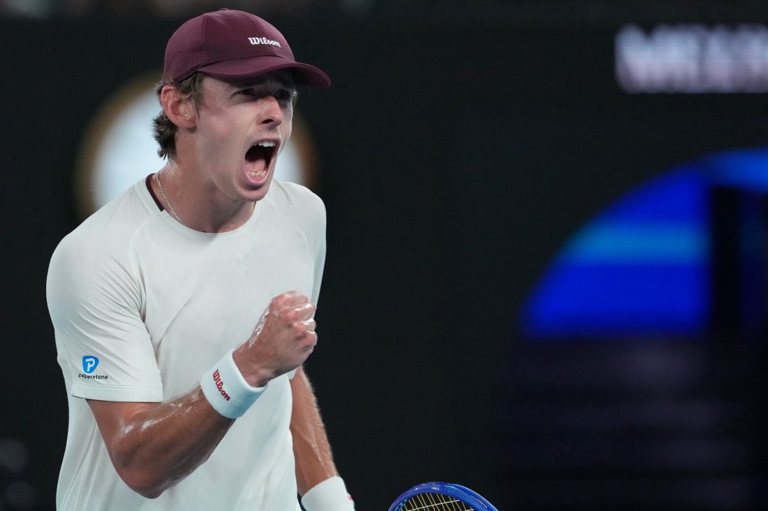 Алекс де Минор отстрани шампиона от 2015 г. Стан Вавринка от тенис турнира в Ротердам