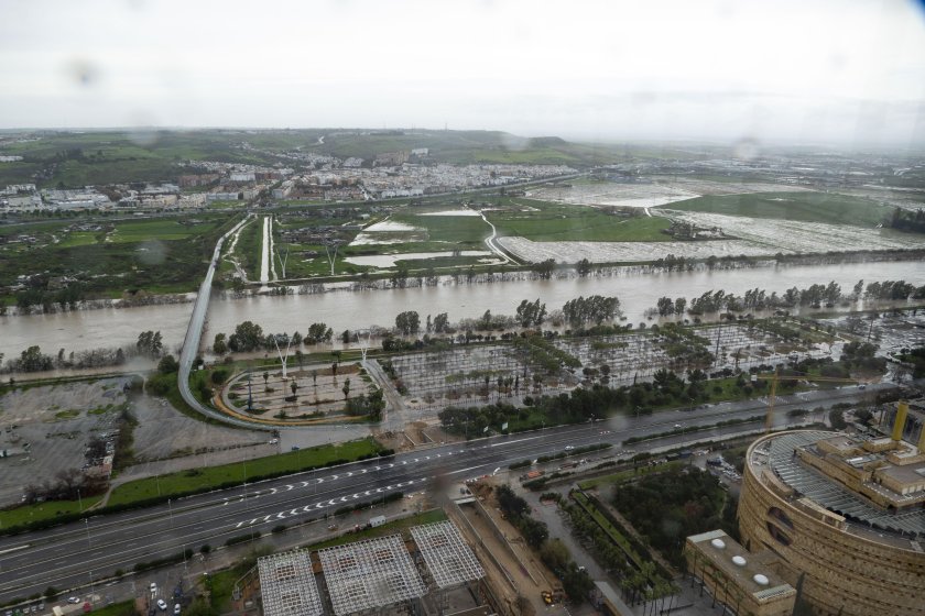 бурята марта стотици хора връщат домовете испанската област андалусия