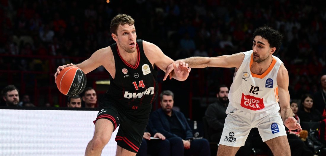 Още едно силно представяне за Везенков и победа за Олимпиакос в Гърция