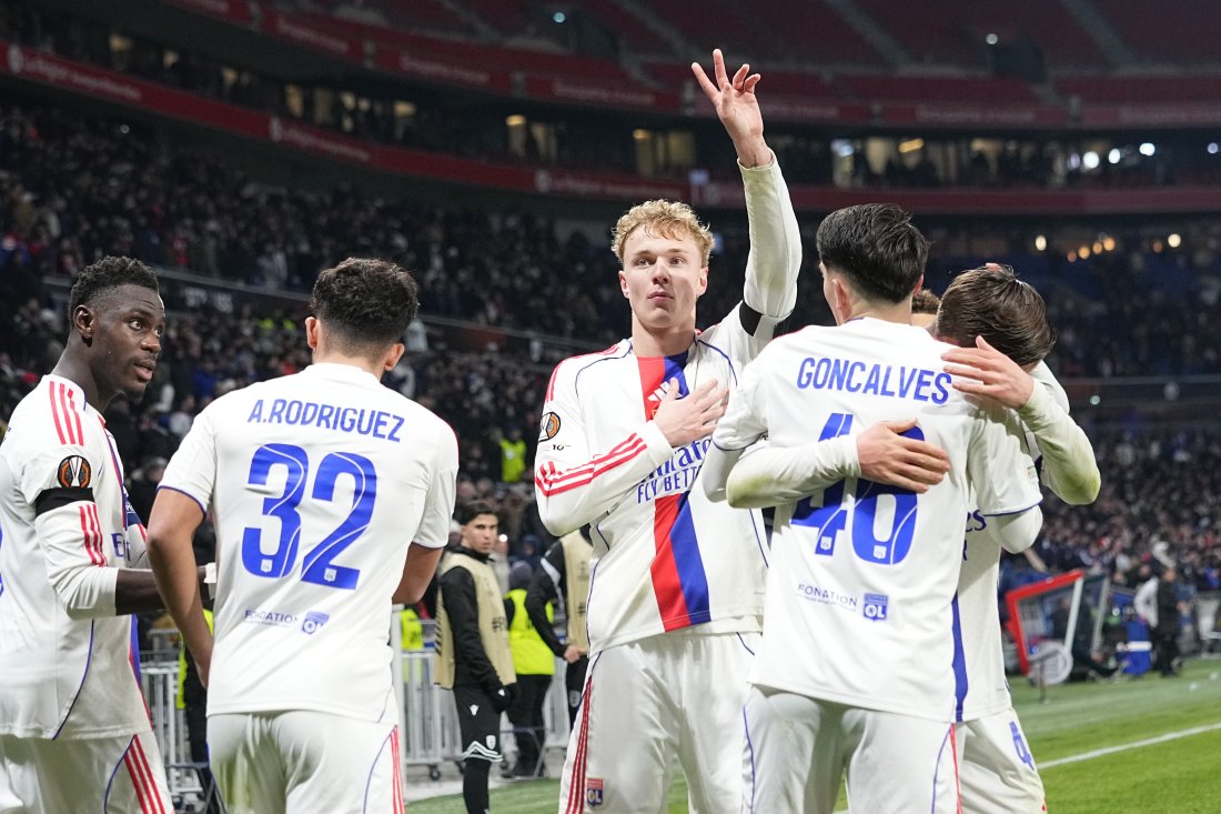 Олимпик Лион измъкна победата срещу Нант