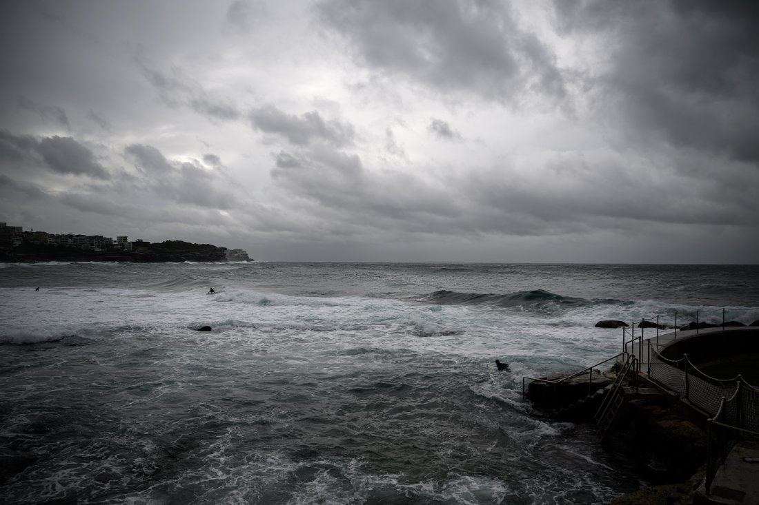 силни бури проливни дъждове наводнения нова зеландия