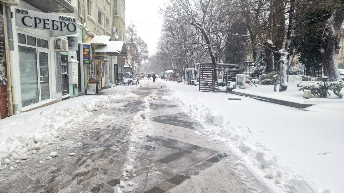 Възстановено е електрозахранването във всички населени места в област Шумен, продължава възстановяването на водоснабдяването в града