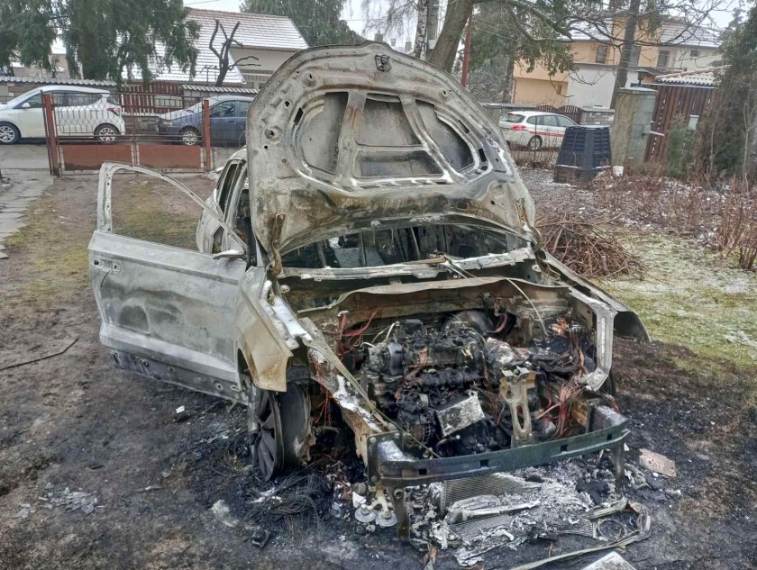 запалиха автомобила входната врата кмета бистрица