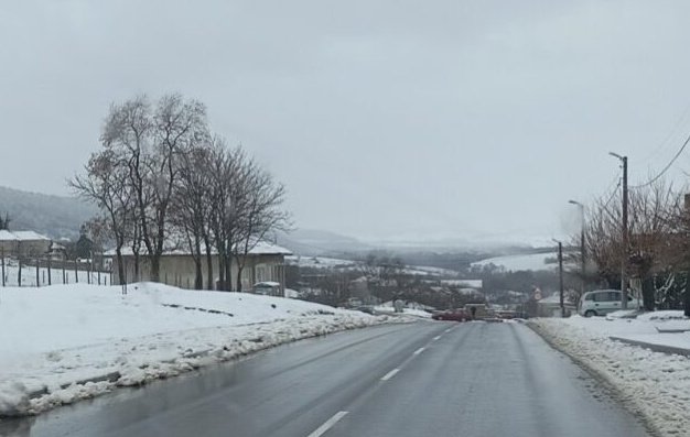 Лошото време остави села без ток в Поморие, обявиха неучебен ден за учениците