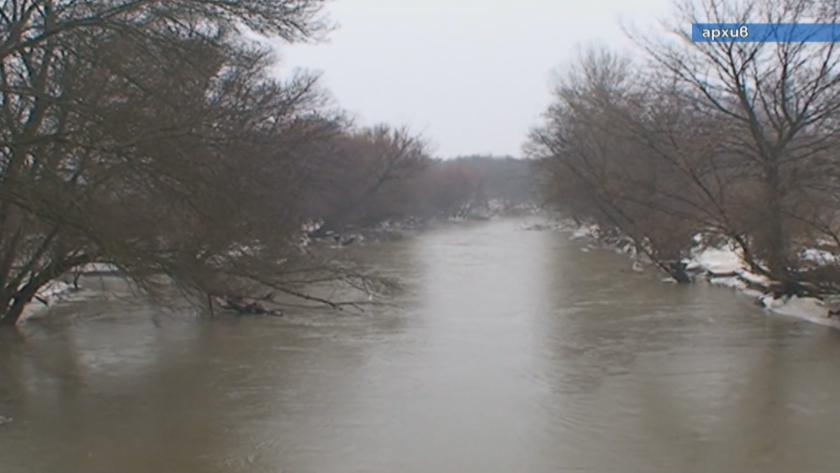 Остава в сила предупреждението за опасно високи води на река Тунджа край Елхово