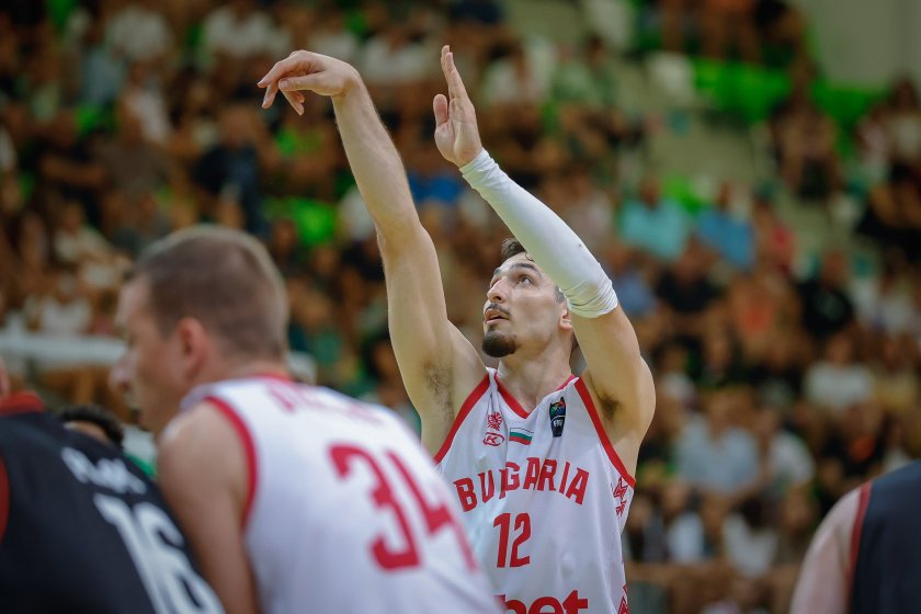 Борислав Младенов