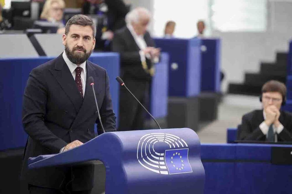 Евродепутатът Андрей Новаков коментира темата със смяната на областните управители