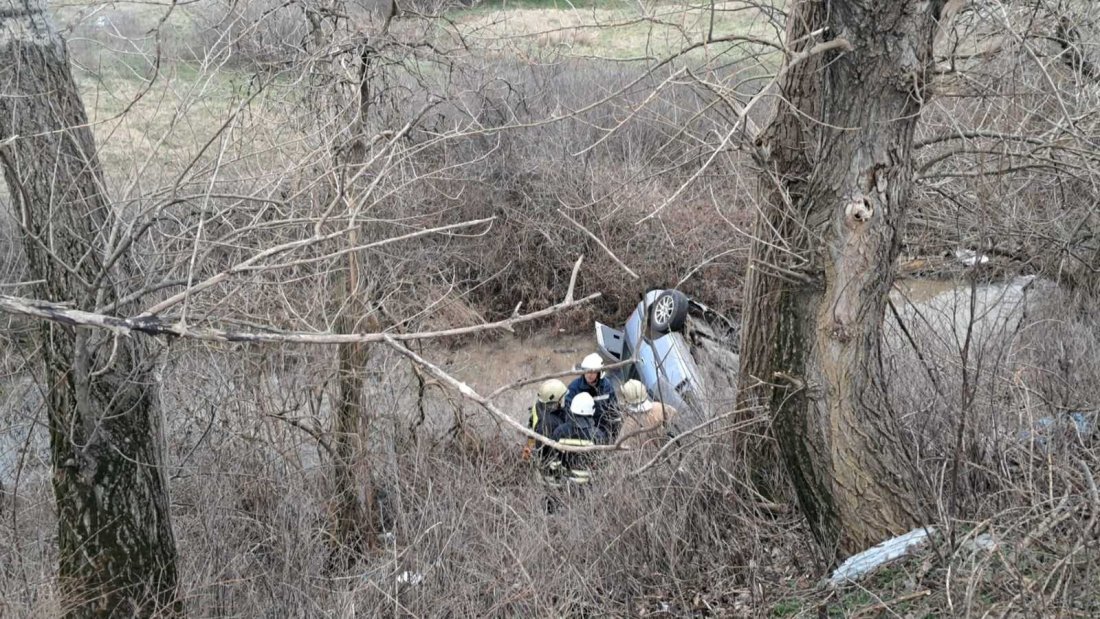Две жертви след като кола се обърна в дере край с. Войводово