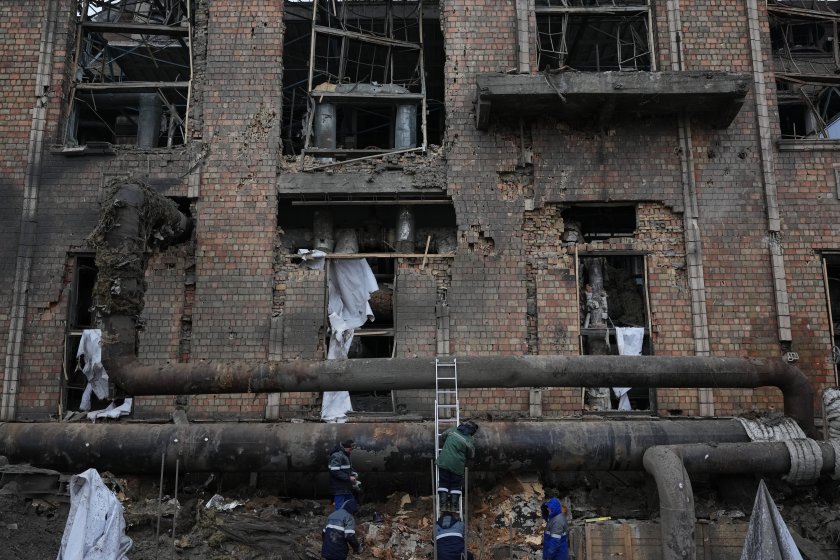 1460 дни война: Има ли сили Украйна за още война?