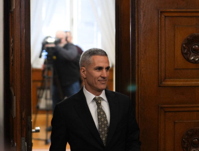 Подготовка за изборите: Служебният премиер на среща с ЦИК