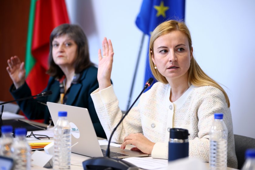 конкурсът генерален директор бнт четирима общо пет кандидати явиха сем