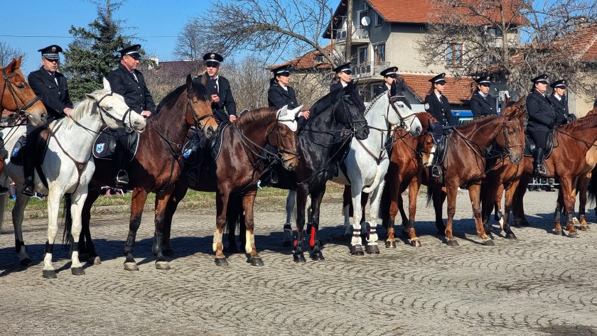 СДВР отбеляза Тодоровден с майсторска езда на конния ескадрон