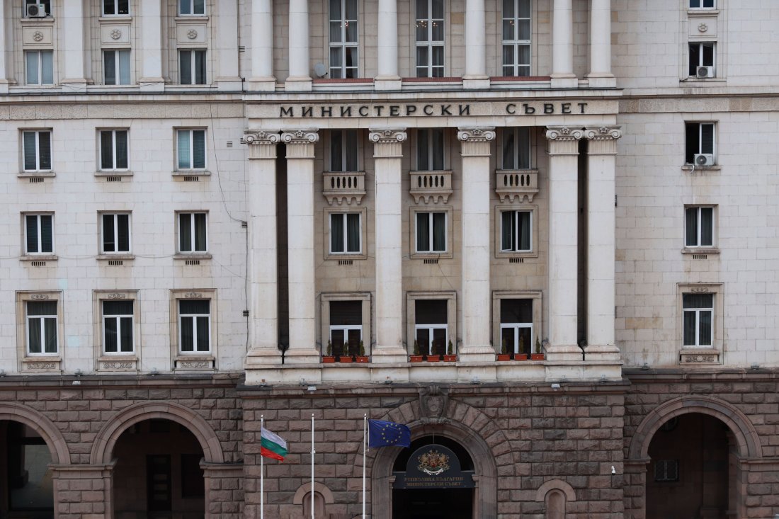 Служебното правителството започна инициатива за диалог със спортните федерации