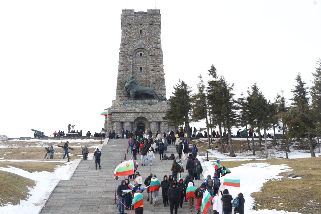 148 години свобода българия почита героите шипка националния празник март
