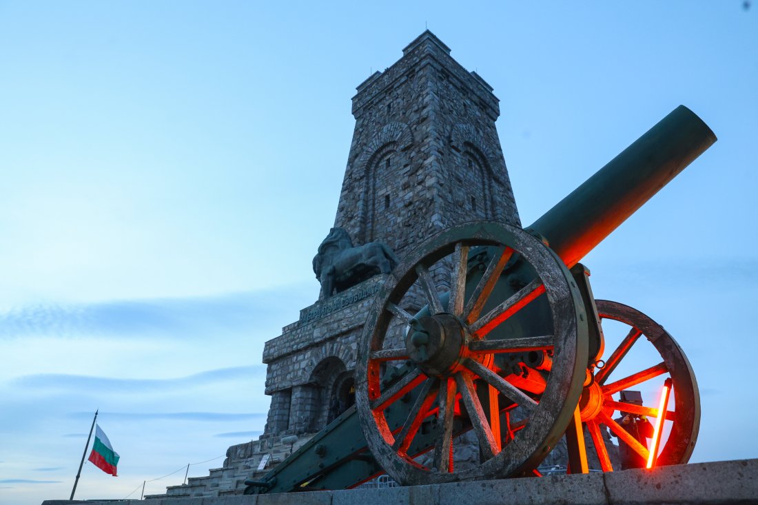 честванията март историческият връх шипка