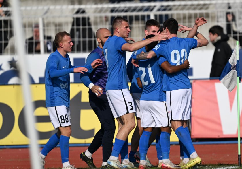 първа лига спартак варна монтана галерия