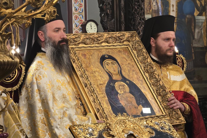 пловдив посрещнаха копие чудотворната икона богородица