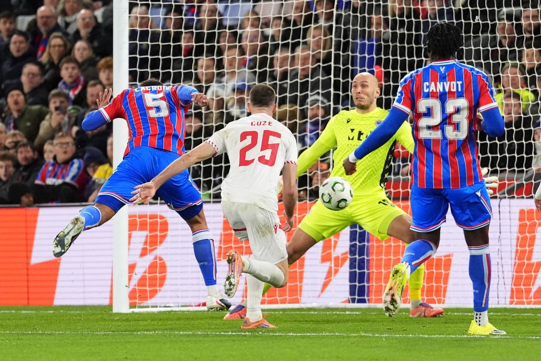 Кристъл Палас стигна до осминафиналите в Лигата на конференциите