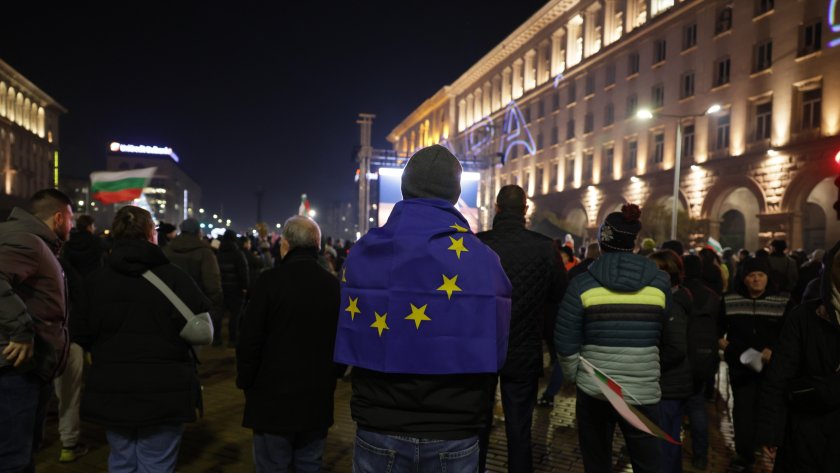 "Продължаваме Промяната" ще включи в листите си лица от протестите