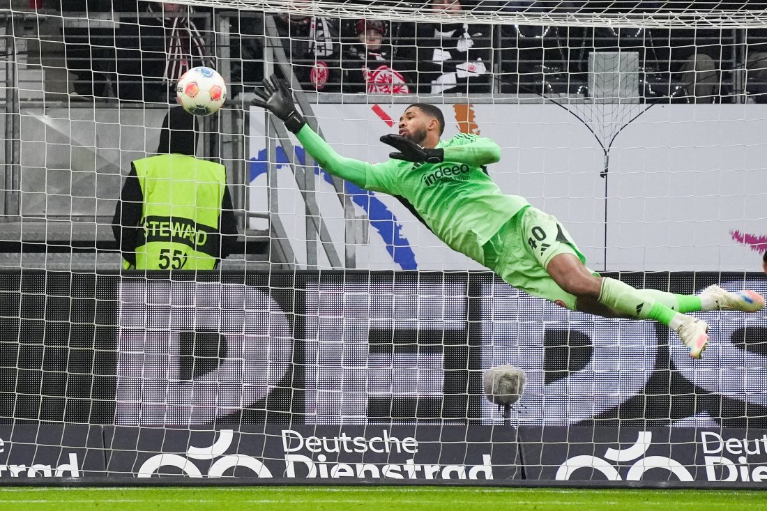 Кауа Сантос извън редиците на Айнтрахт за няколко седмици