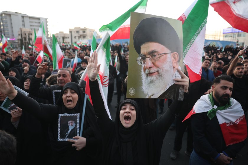 След смъртта на Хаменей: Иранският президент обеща отмъщение, ще падне ли режимът на аятоласите?