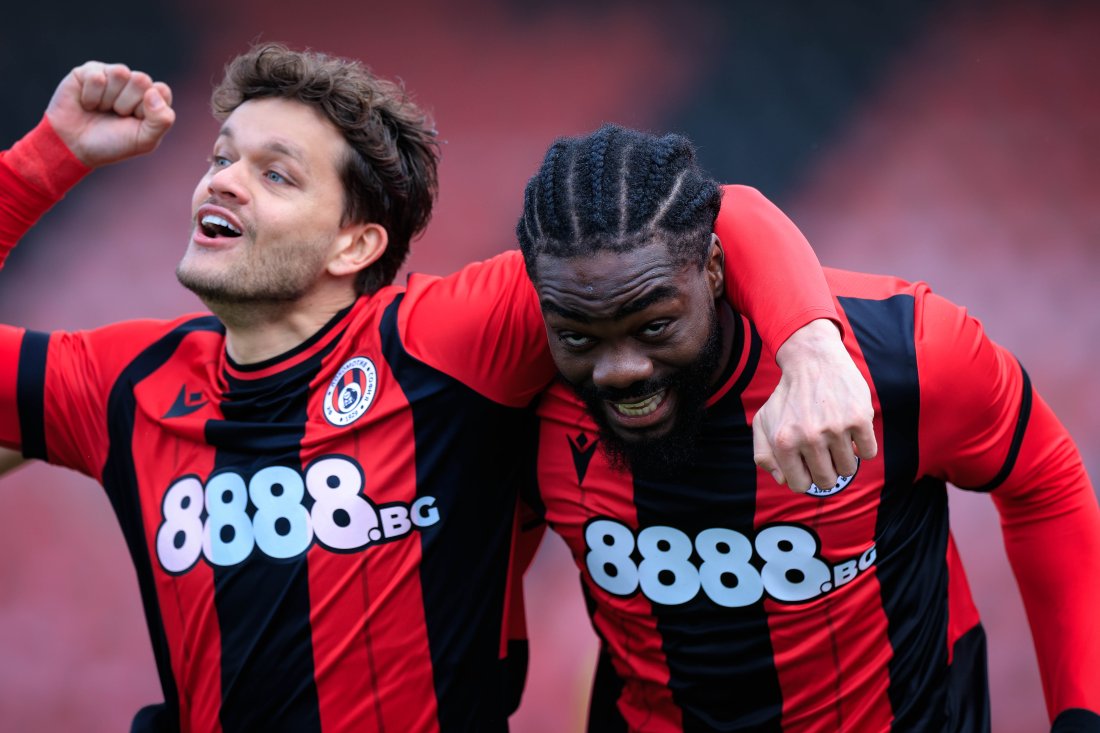 Червен картон за Добруджа помогна на Локомотив София за убедителна победа