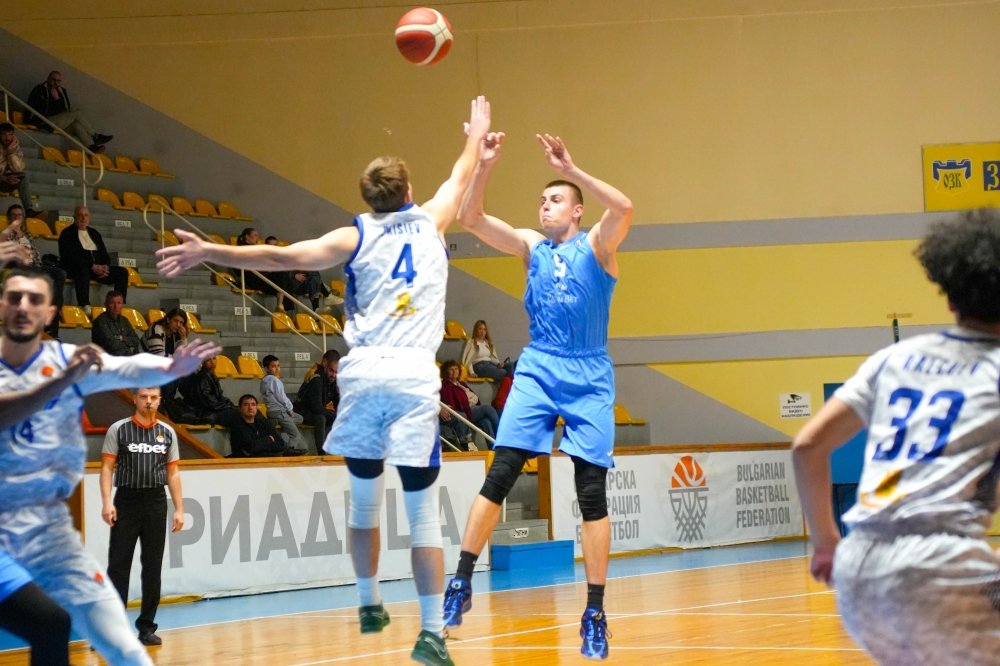 Академик взе своето срещу Левски