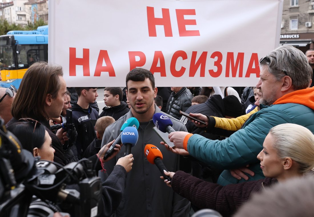 Шампиони и легенди поискаха оставката на Станка Златева