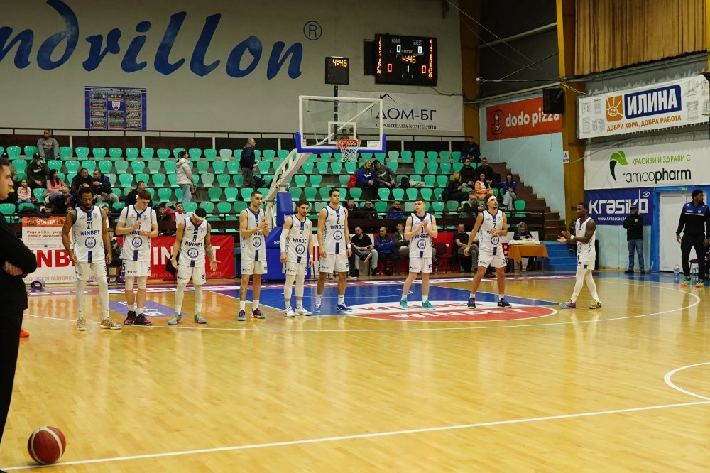 Спартак Плевен не трепна срещу Левски